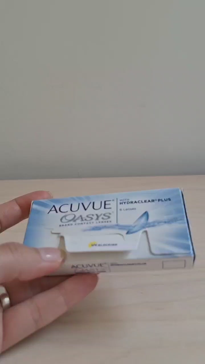 Caja de Lentes de Contacto Acuvue Oasys con Hydraclear Plus para uso quincenal.